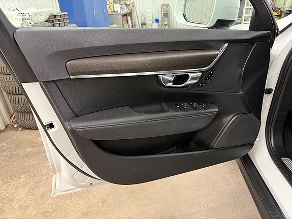 Volvo V90 Cross Country 13 of 24