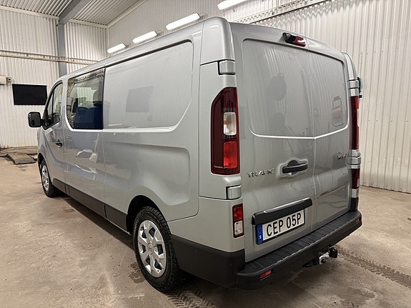 Renault Trafic 2 of 19