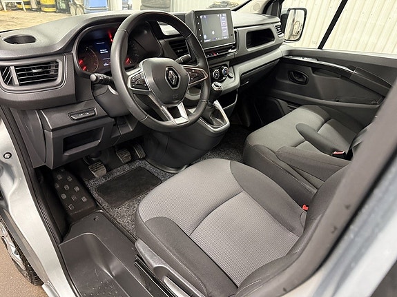 Renault Trafic 12 of 19