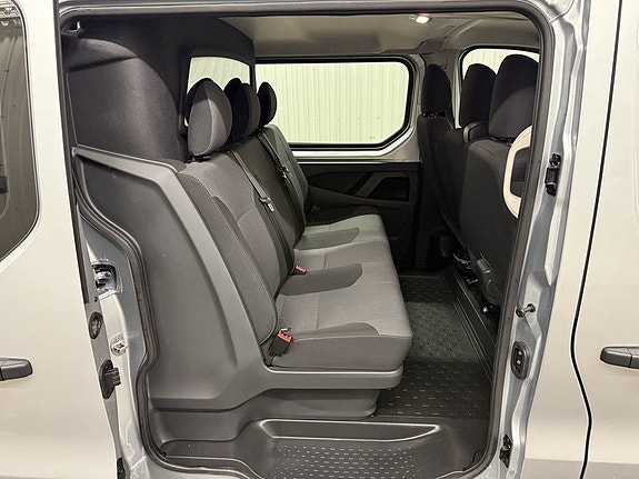 Renault Trafic 8 of 19