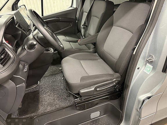 Renault Trafic 13 of 19