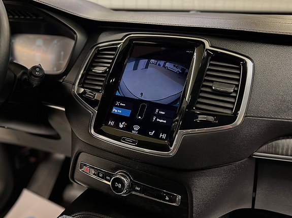 Volvo XC90 25 of 30