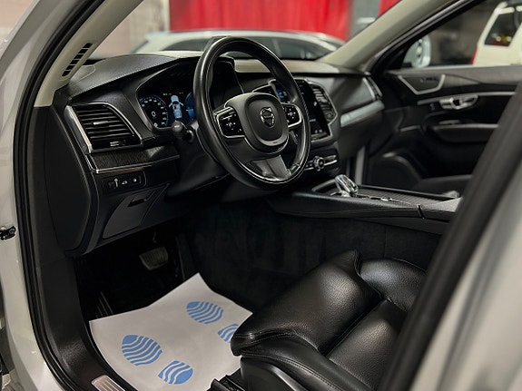 Volvo XC90 19 of 30
