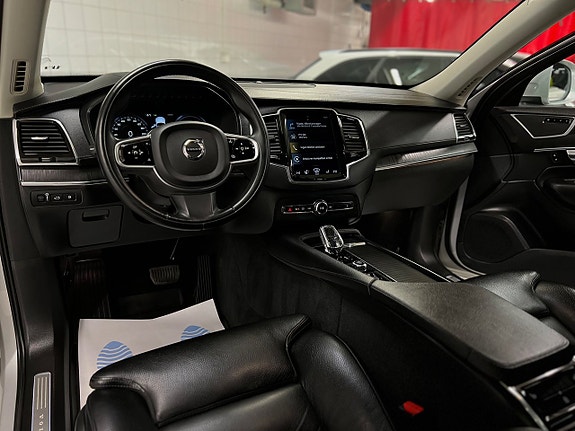 Volvo XC90 21 of 30