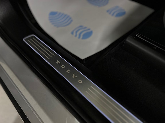 Volvo XC90 30 of 30