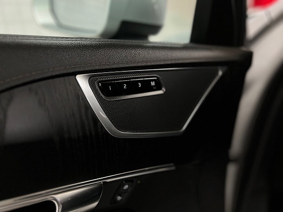 Volvo XC90 26 of 30