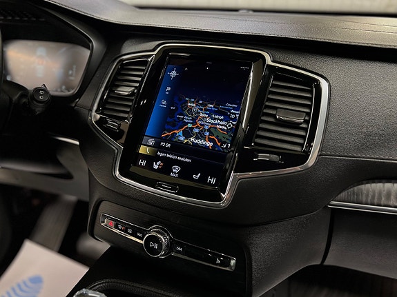 Volvo XC90 24 of 30