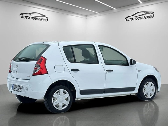 Dacia Sandero 10 of 18