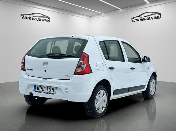 Dacia Sandero 9 of 18