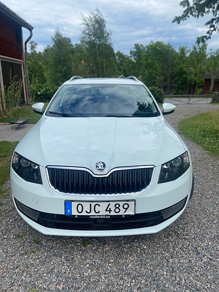 Skoda Octavia 3 of 5