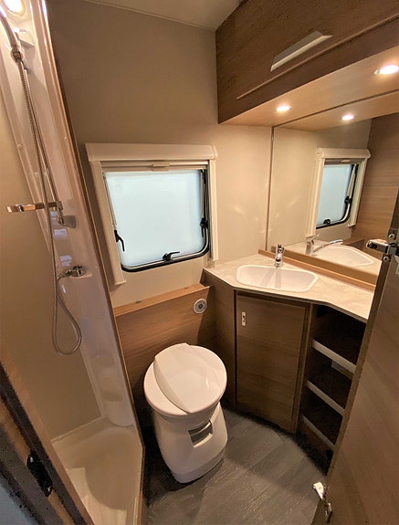 Knaus 580 qs 5 of 5