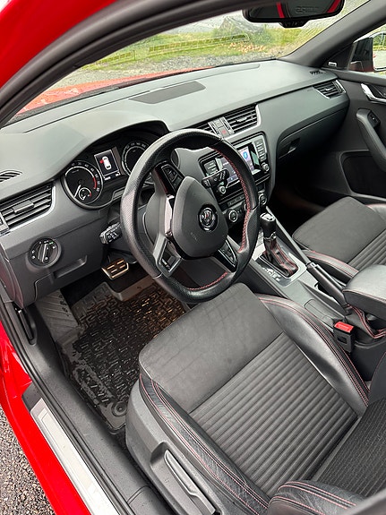 Skoda Octavia 3 of 6