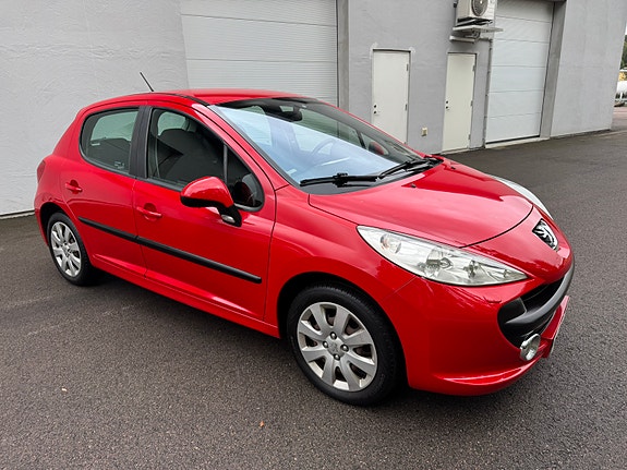 Peugeot 207 2 of 7