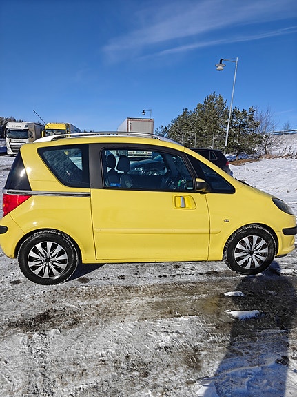 Peugeot 1007 3 of 5