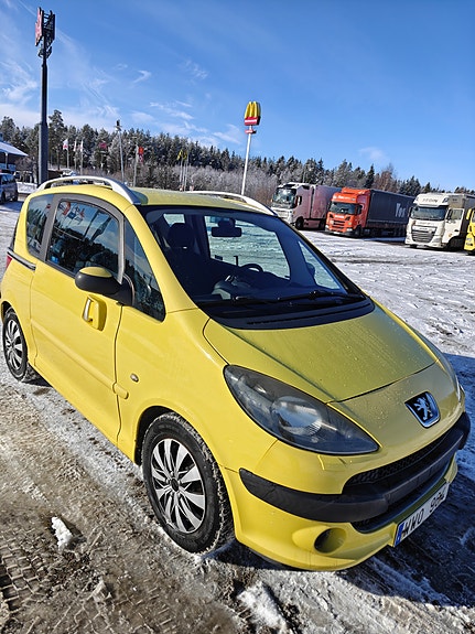 Peugeot 1007 2 of 5