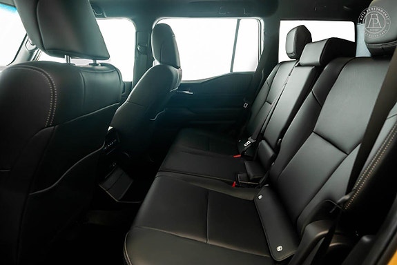 Toyota Land Cruiser 7 of 11