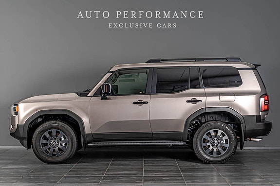 Toyota Land Cruiser 2 of 5