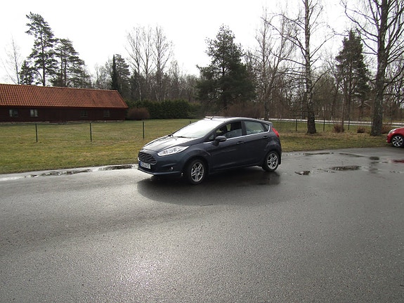 Ford Fiesta 2 of 11