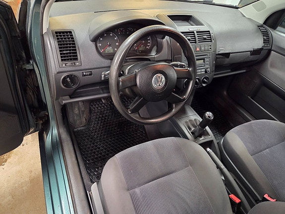 Volkswagen Polo 11 of 14
