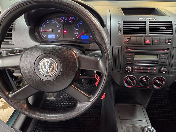 Volkswagen Polo 14 of 14