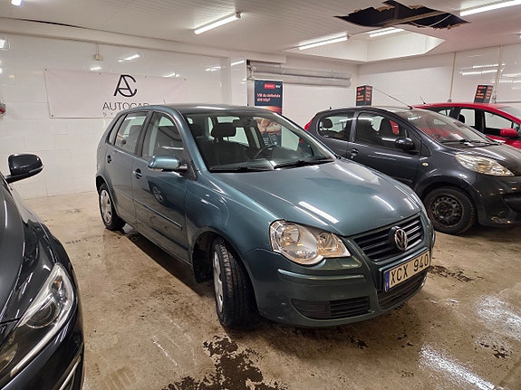 Volkswagen Polo 2 of 5