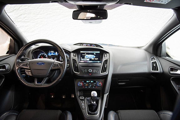 Ford Focus 23 of 30