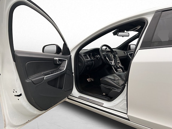 Volvo S60 10 of 27
