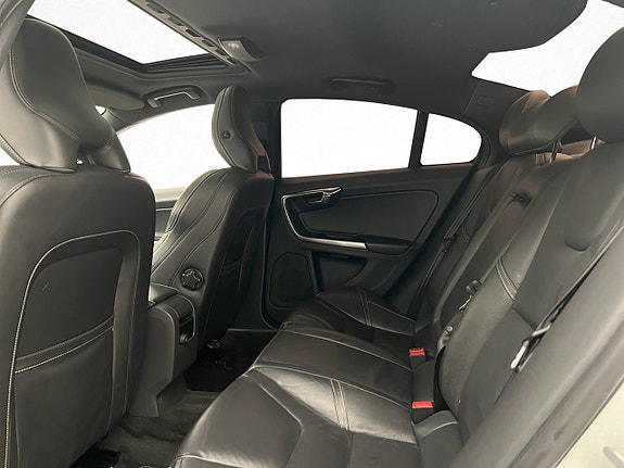 Volvo S60 26 of 27