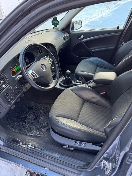 Saab 9-5 2 of 5