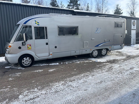 Bürstner Elegance 821 ALDE / Solcell /Stort Garage