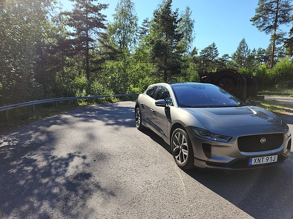 Jaguar I-PACE 12 of 14
