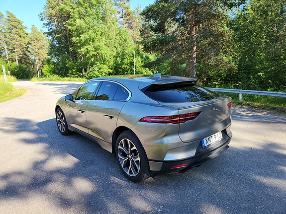Jaguar I-PACE 10 of 14