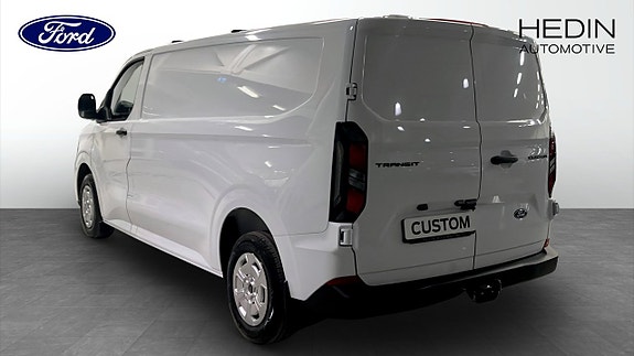 Ford Custom 3 of 11