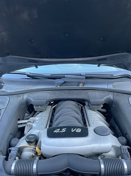 Porsche Cayenne S 6 of 7