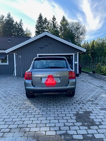 Porsche Cayenne S 2 of 7
