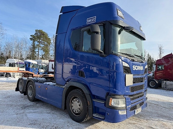 Dragbil Scania R450 6x2.