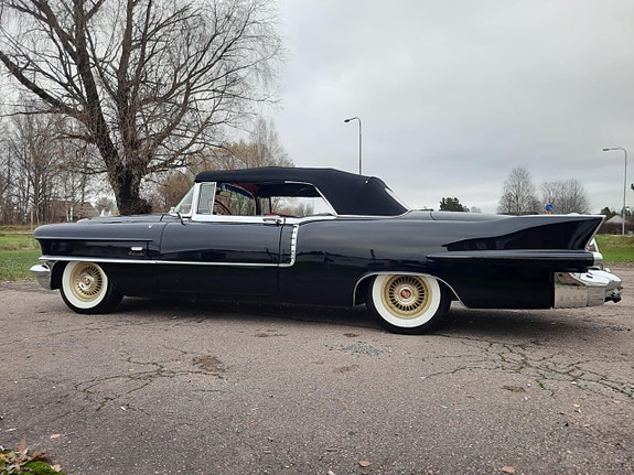 Cadillac Eldorado Biarritz 6 of 27