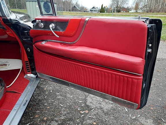 Cadillac Eldorado Biarritz 19 of 27
