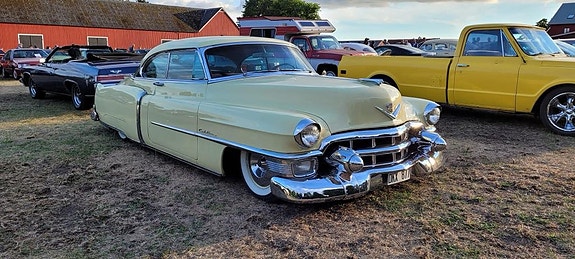 Cadillac Coupé DeVille 4 of 25