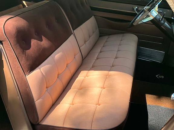 Cadillac Coupé DeVille 21 of 25