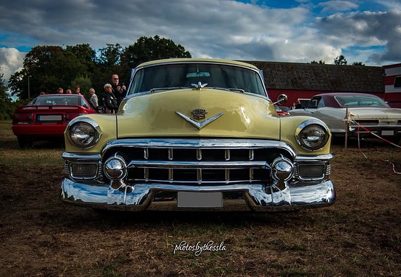 Cadillac Coupé DeVille 3 of 25