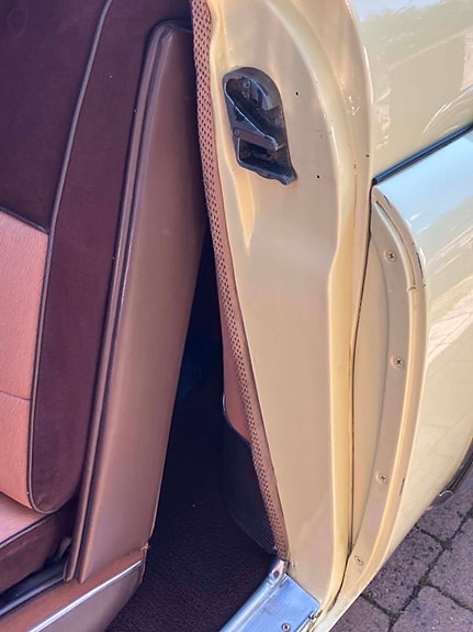 Cadillac Coupé DeVille 16 of 25
