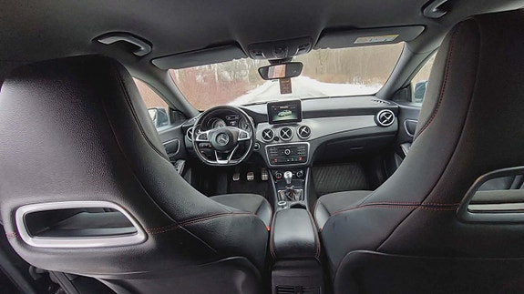 Mercedes-Benz CLA180 15 of 17