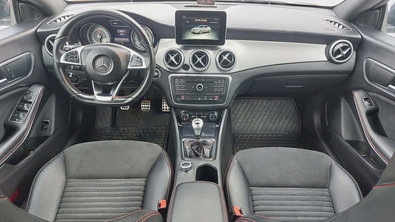 Mercedes-Benz CLA180 11 of 17