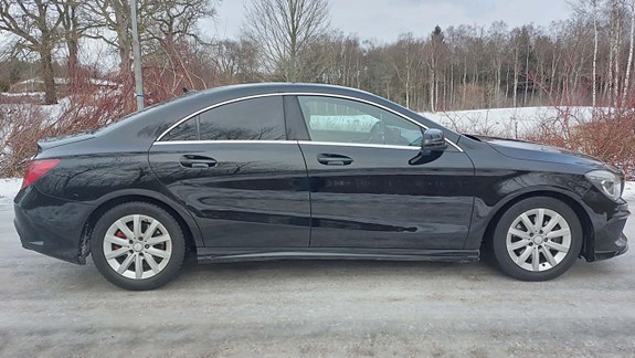 Mercedes-Benz CLA180 2 of 5