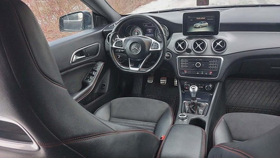 Mercedes-Benz CLA180 16 of 17