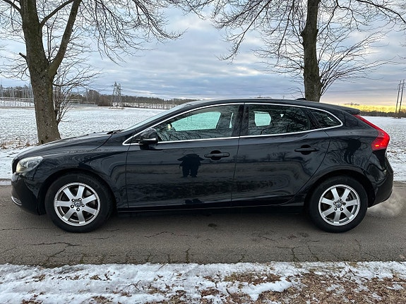 Volvo V40 7 of 14