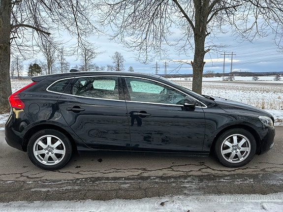 Volvo V40 8 of 14