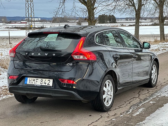 Volvo V40 3 of 14