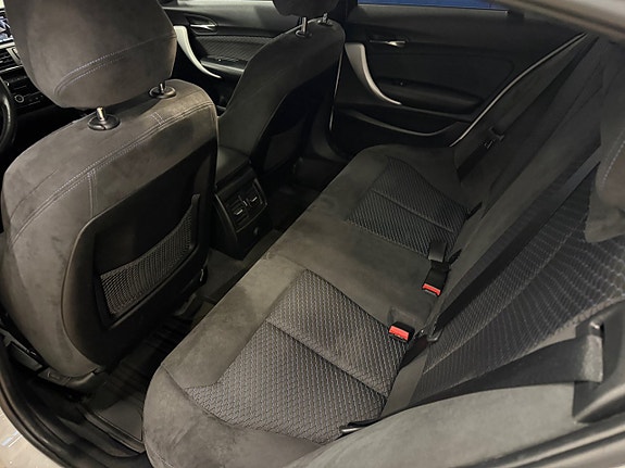 BMW 118d 5 of 6
